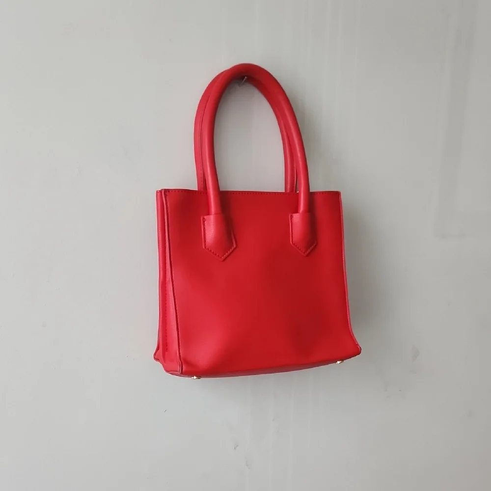 Forever 21 Vibrant Red Tote Bag. New Without Tag - Picture 7 of 8